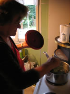 Nettle soup preparation
